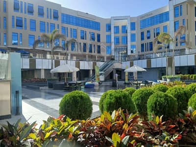 عياده لقطه للبيع ب ميفيدا اتيرنا - متشطبه بالتكييفات ع التسعين الرئيسي Fully finished Clinic for rent in mivida (Eterna health care ) south 90st