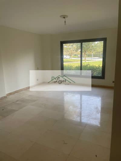 Duplex with garden for sale 215m in Palm Parks