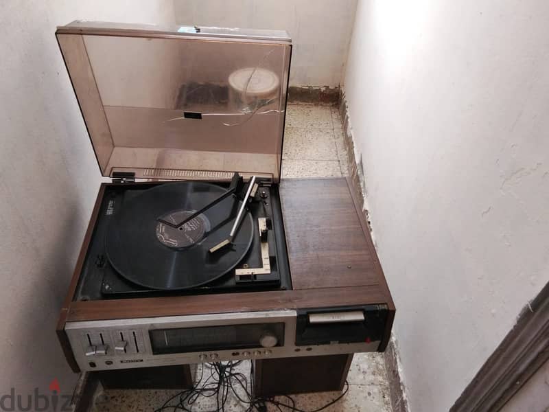 Vintage Stereo System 1
