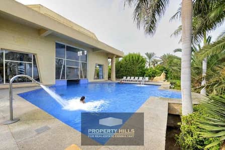 Independent villa with luxurious finishing and a swimming pool directly on the sea in Stella Di Mare - immediate delivery