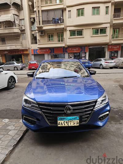 للبيع سيارة MG 5 موديل 2022 أعلى فئة (Luxury)، لون أزرق