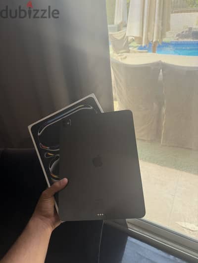 Ipad pro m4 13 inch 10 cycles