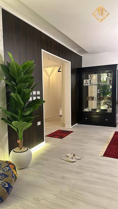 جاهزة للسكن فورًا  شقة 255م مفروشة Ultra Super Lux في أرقى لوكيشن بالدقي كود: D091