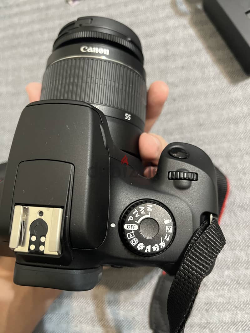 Canon EOS 4000D 2
