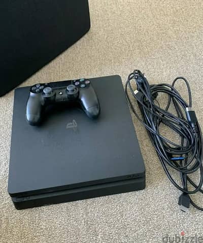 PS4 slim good condition