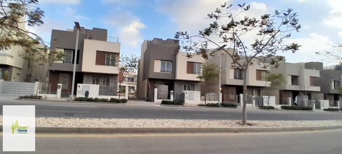 فرصة نادرة لإعادة البيع.  فيلا  مستقل للبيع في بالم هيلز، القاهرة الجديدة. إطلالة مفتوحة.