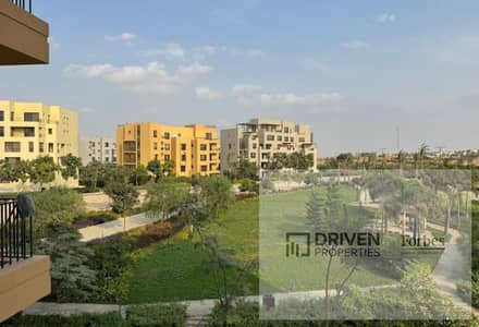 تاون هاوس فاخر للبيع بالتقسيط في أو ويست 6 أكتوبر طريق الواحات بالم هيلز نيو جيزة        O West Spring Valley 6th Of October Al Wahat Road Palm Hills