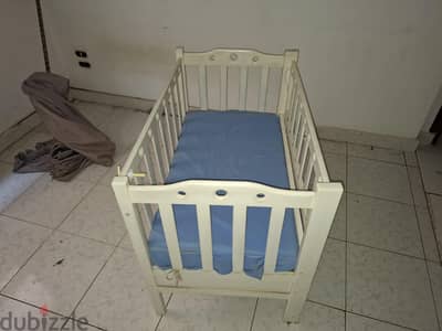 سرير اطفال للبيع