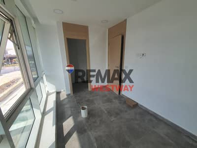 مكتب او عيادة للايجار في سنترادا بلازا علي المحور المركزي مباشرة office or clinic for rent in centrada plaza on 26th july directly