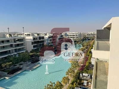 شقه مميزه بمساحه كبيره 3 غرف للبيع في Lake View Res متشطبه بالمطبخ