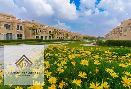 Villa Townhouse Modern Finished VIP, Ready to move, located next to AUC AT Special price and installments Over longest payment period.