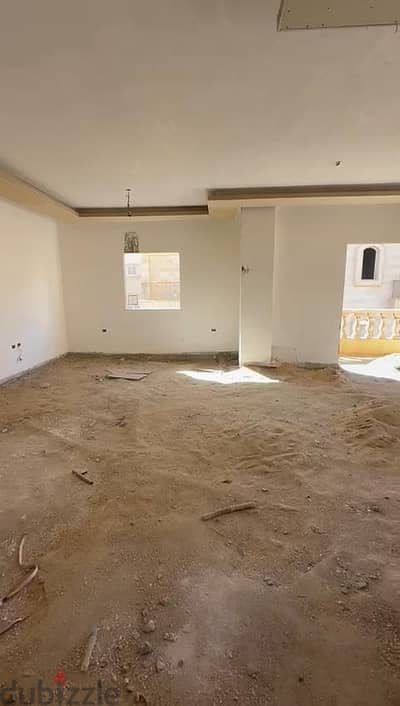 شقة للبيع كومبوند الزهوة بجوار الجامعة الامريكية ٣ غرف