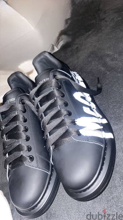Alexander mqueen size 43