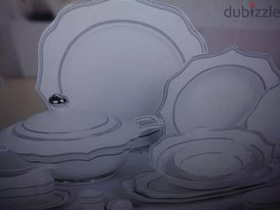 طقم صيني للبيع طقم صيني للبيع