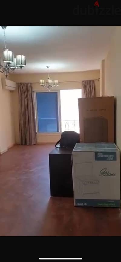 شقه للبيع داخل كومباوند تاون فيو حدائق اكتوبر ٨٠ متر متشطبه الترا