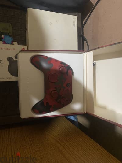 Xbox series s 512 GB with redcamo controller