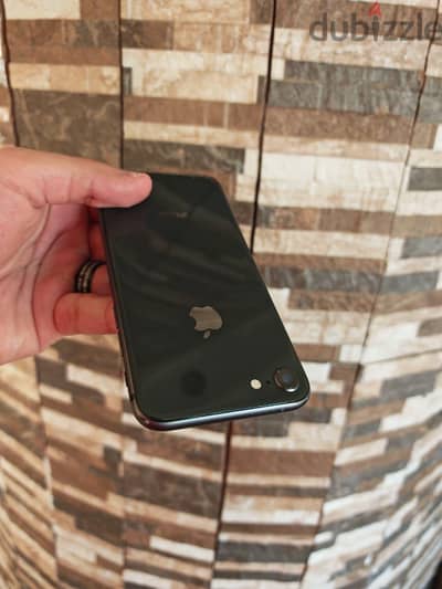 iPhone 8 (A11 Bionic) يعمل بكفاءة عالية