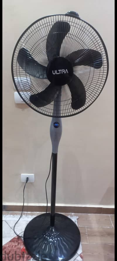 مروحة  ULtra استخدام سنة كالجديدة  وتاتش ومعاها ريموت كنترول للتواصل