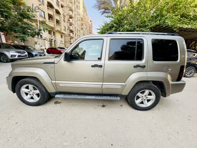 جيب شيروكى 2012 kk