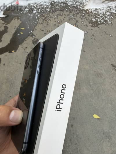 Apple - iPhone 11
