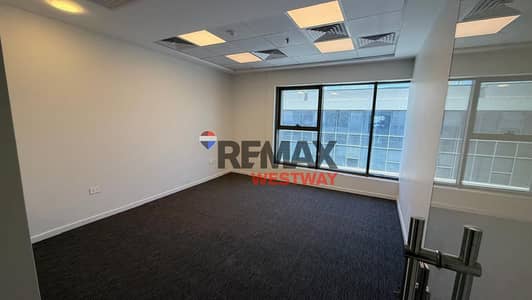 مكتب للايجار في ذا لين بالم هيلز علي المحور المركزي مباشرة office for rent in the lane palm hills on 26th july directly