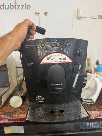 Coffee machine and grinder