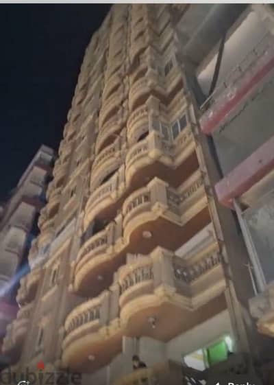 شقه ببرج بالاسكندريه 100 متر الدور 12 شارع 45 تانى نمره من البحر
