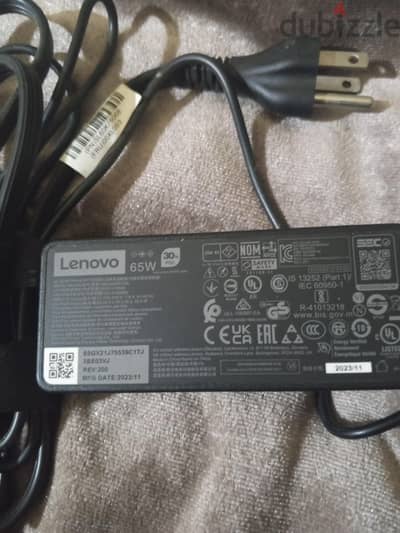 للبيع شاحن لابتوب لينوفو أصلي Original Lenovo Laptop Charger for sale