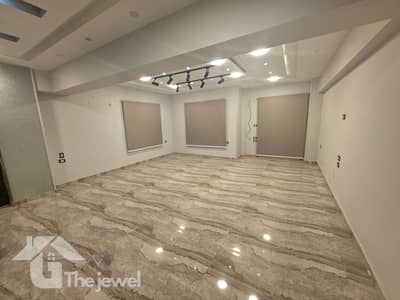 شقة للإيجار بالنرجس فيلات 200م أرضي سكني أو إداري