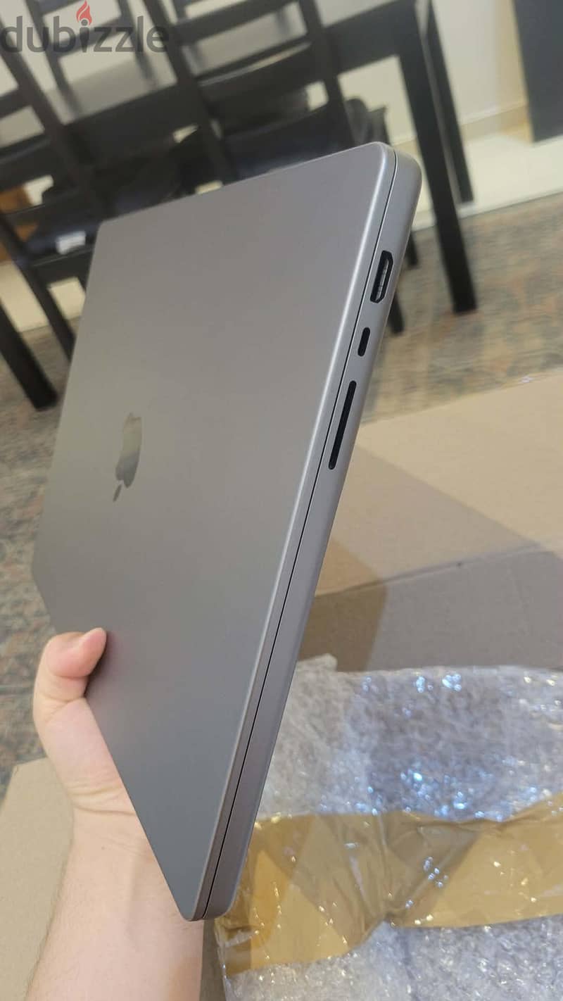 MacBook Pro M2 Pro 16 inch 32 ram 3