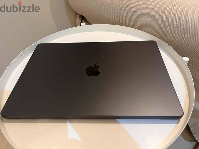 MacBook Pro M3 Pro 16 inch 1