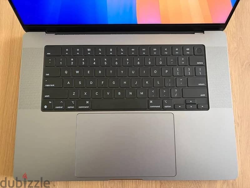 MacBook Pro M1 Pro 16 inch 32 ram 1