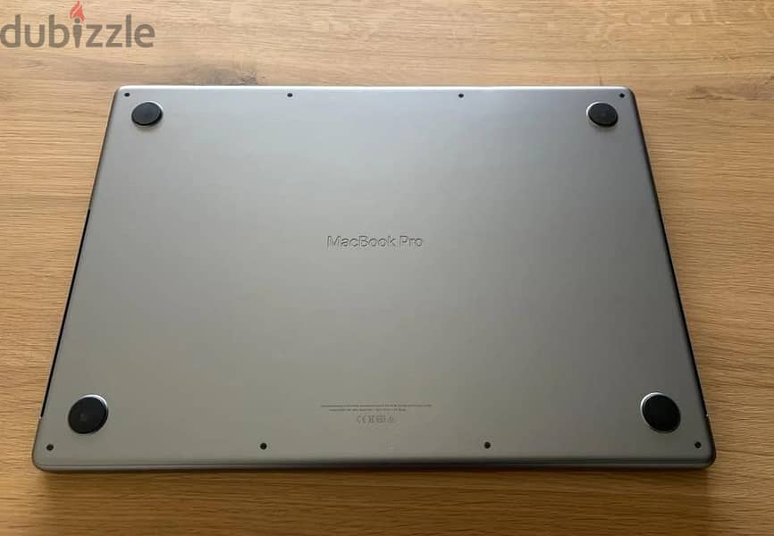 MacBook Pro M1 Pro 16 inch 32 ram 4