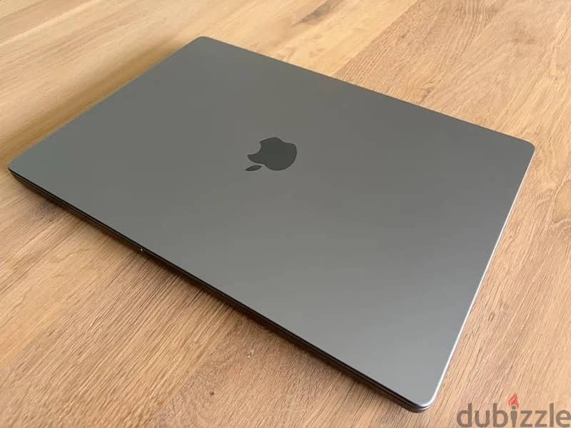 MacBook Pro M1 Pro 16 inch 32 ram 5