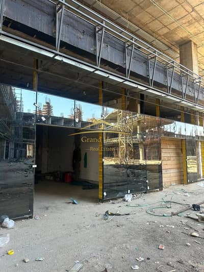 مكتب اداري للبيع 43م استلام فوري متشطب بالكامل ب مول محور بلازا Mehwar plaza بجوار فال بلازا و ذا كورد و انيكس 26 و راي ويست