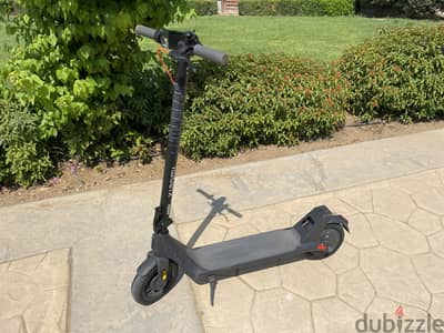 للبيع Xiaomi Electric Scooter 4 Lite (2nd Gen) بحالة جيدة جدًا،