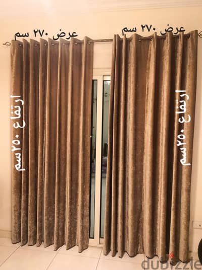ستائر مستعملة تشبه الجديدة