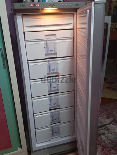 ديب فريزر كريازي 6 ادراج حاله جيده زي الجديد بالظبط انفرتر