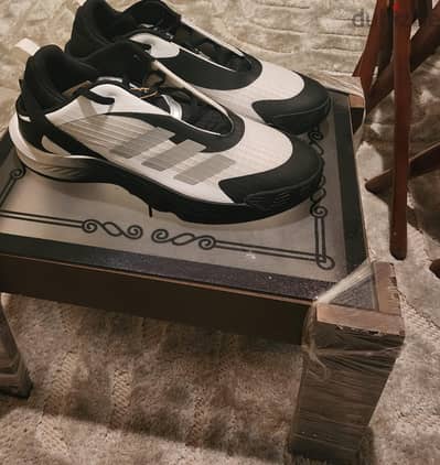 Adidas basketball shoes size 46