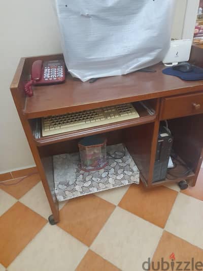 سفرة وترابيزة كمبيوتر