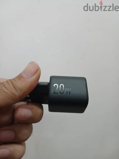 شاحن انكر ٢٠ وات حالته ممتازه