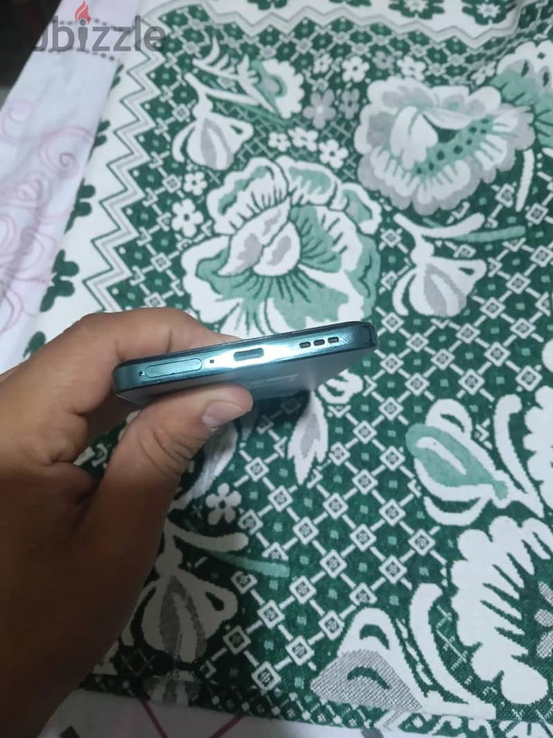 OPPO Reno12 F 12