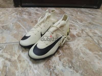 جزمه ترتان للبيع  air zoom ميرور مقاس 39