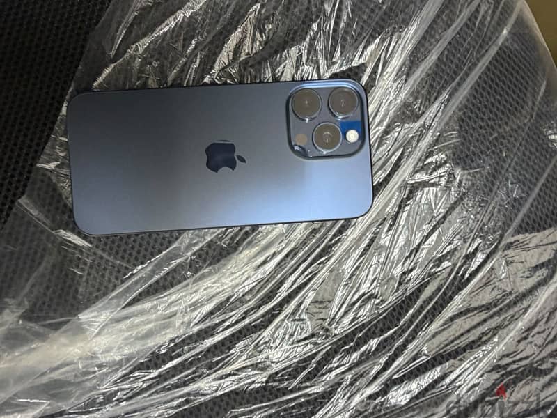Apple - iPhone 15 Pro Max 3