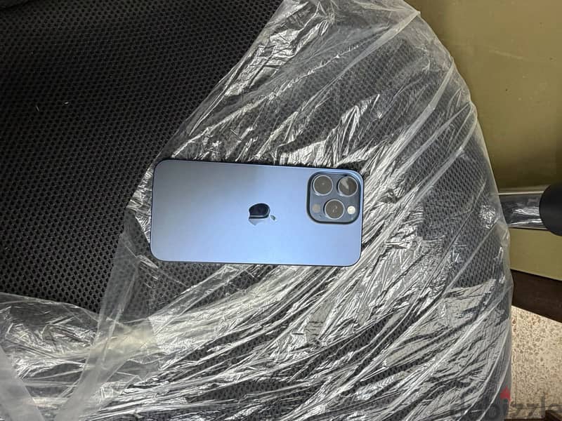 Apple - iPhone 15 Pro Max 4