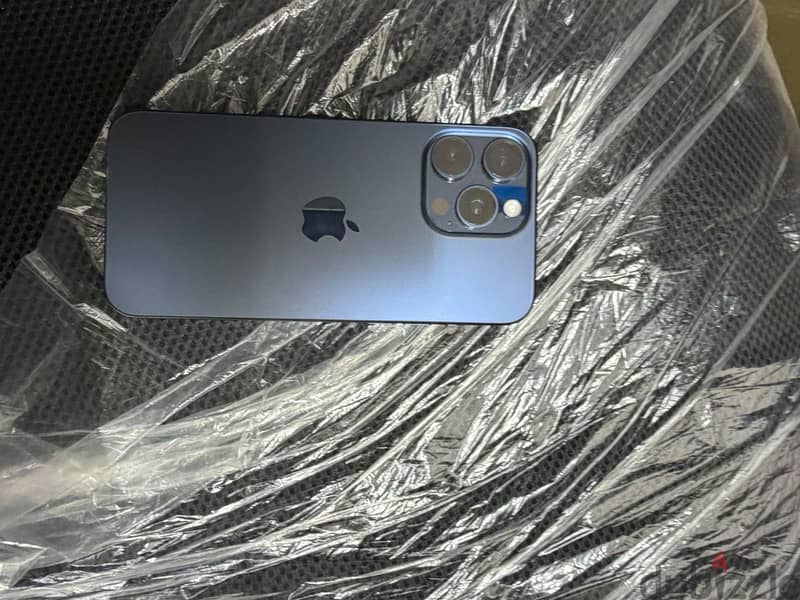 Apple - iPhone 15 Pro Max 8
