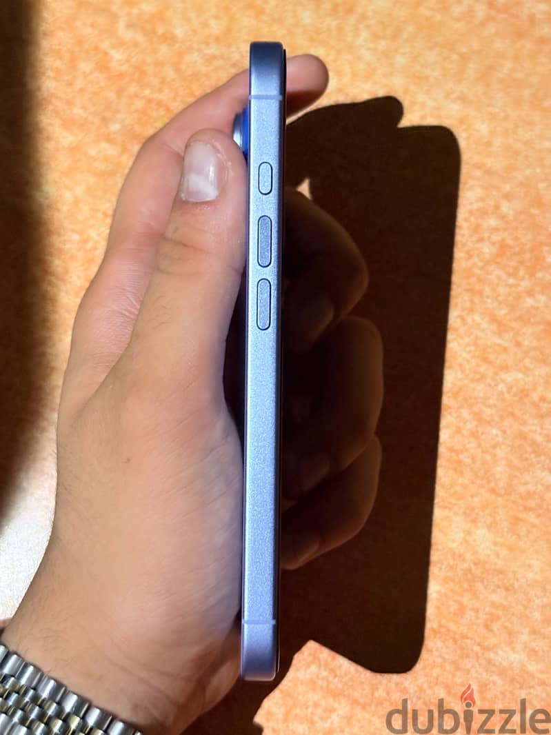 Apple - iPhone 17 4