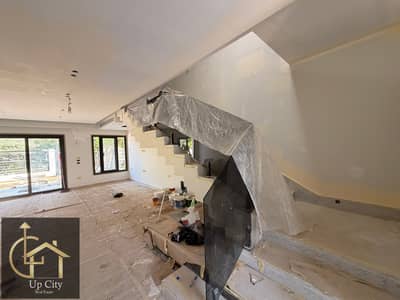 Villa Corner distinctive first residence hotel finishing with kitchen and air conditioners close to the club house