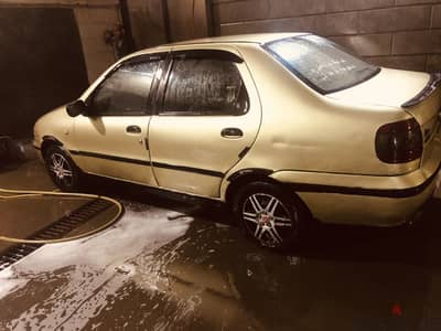 فيات سيينا 2000