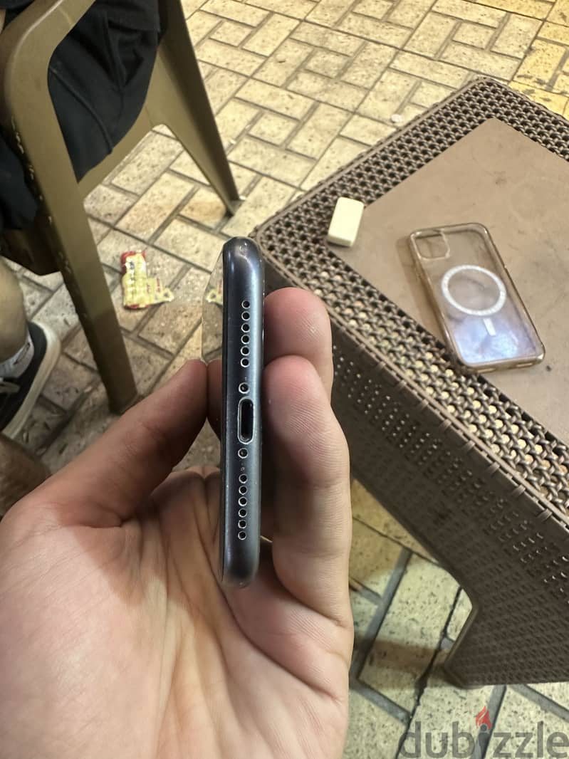 Apple - iPhone 11 5